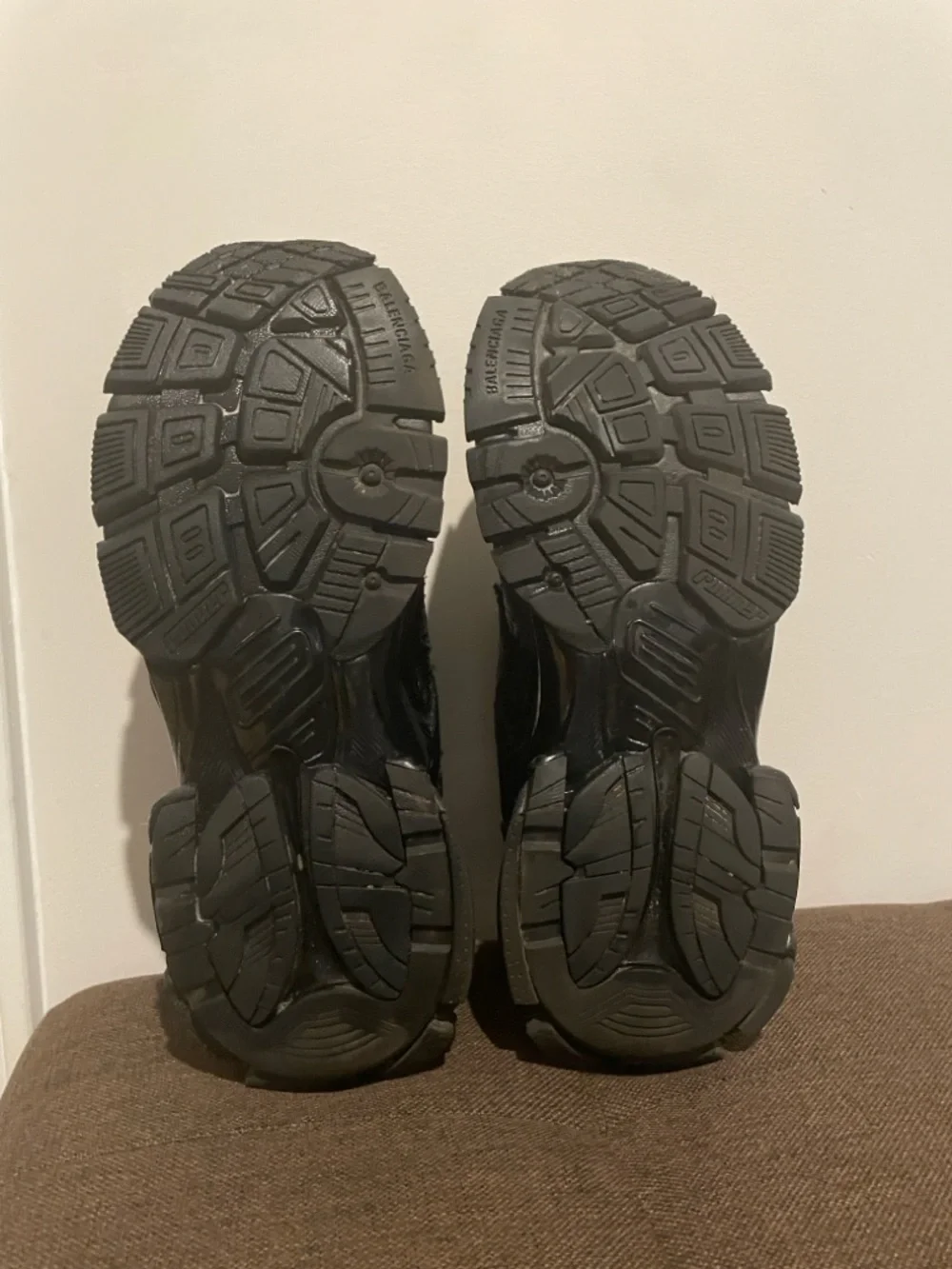 Balenciaga Kids Black Chunky Lace-Up Sneakers - Picture 4 of 6